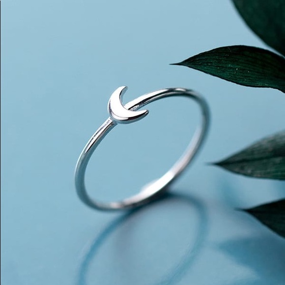 NEW 925 Sterling Silver Tiny Moon Ring - Picture 4 of 4
